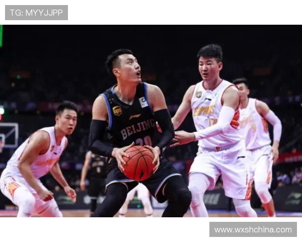 赛后分析：北京篮球队与广州篮球队的表现与状态对比探讨