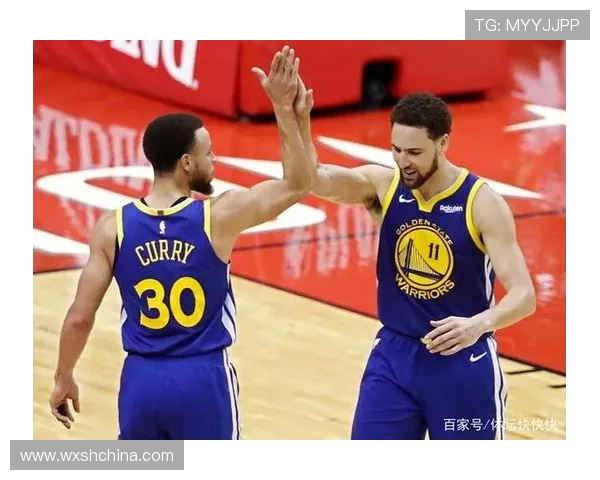 克莱汤普森与欧文的巅峰对决谁能在赛场上笑到最后