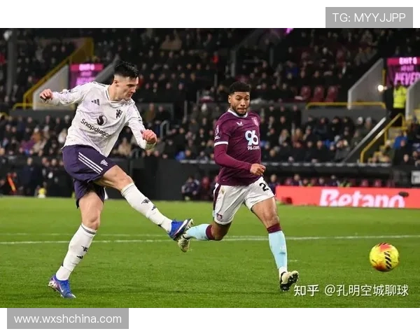 英超联赛焦点战伯恩利迎战曼联双方争夺三分精彩对决即将上演