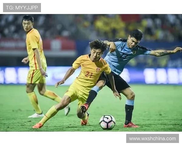 英格兰U19青年队迎战希腊队力争胜利展现实力