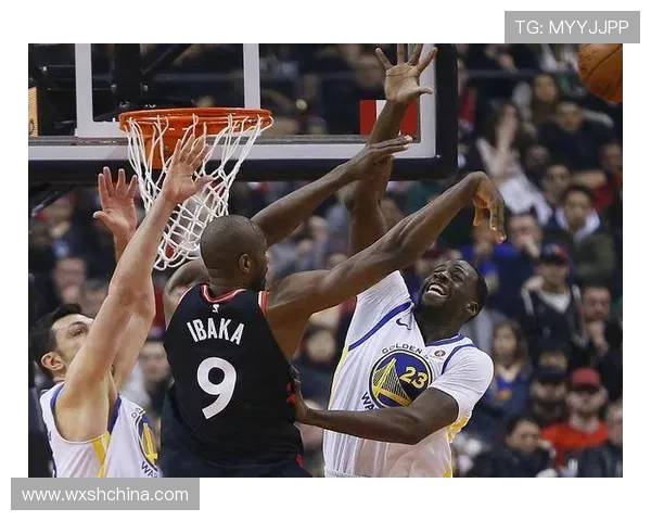 雷霆与猛龙精彩对决前场回放分析揭示比赛关键时刻与战术布局