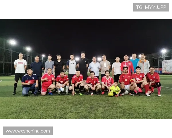 重庆足球队团队协作深度解析与其他球队的对比分析