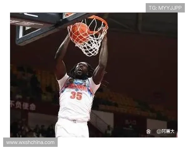 杭州篮球队以69分领跑精英赛积分榜展现强大实力与团队合作精神